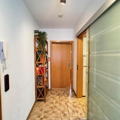 3. Eg Wohnung Re. Flur