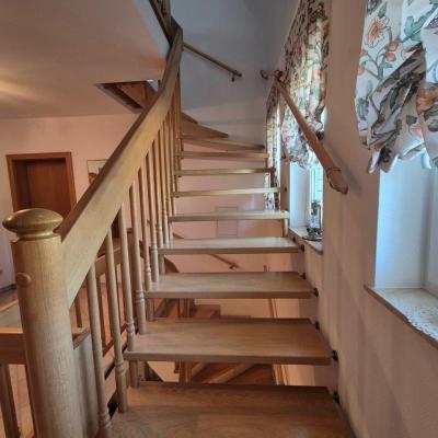 13. Massivholztreppe Ins Og