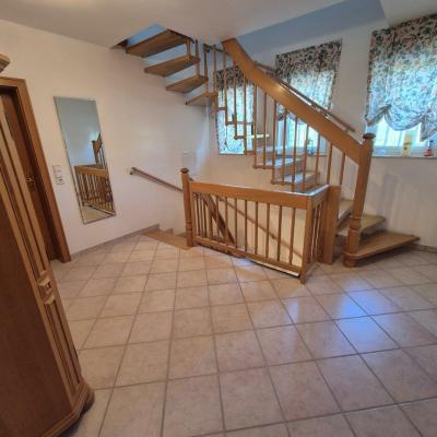 4. Diele Mit Treppenaufgang