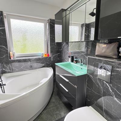 11. Schickes Wannenbad