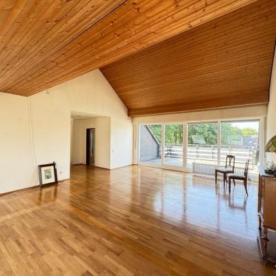 2. Hell Und Grosszügig