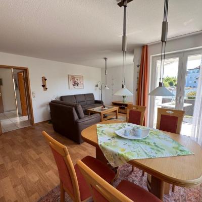 4. Mit Essplatz Und Balkon