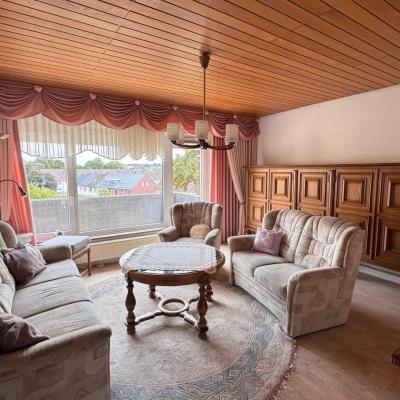 5. Wohnzimmer Mit Balkonzugang